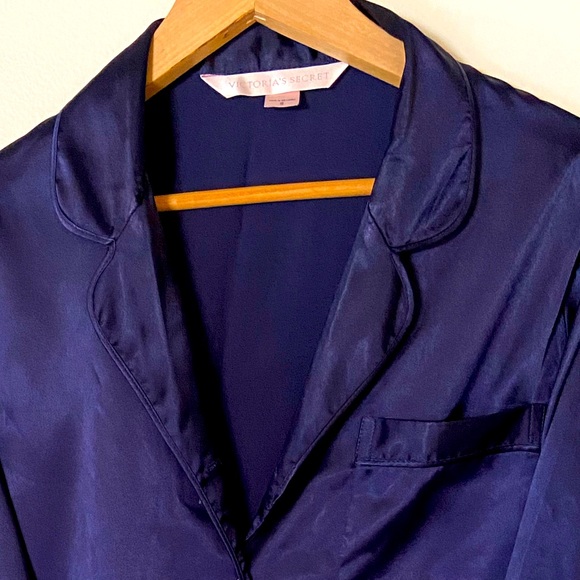 Victoria’s Secret satin like fabric pj /loungewear set Navy blue, elastic waist. - Picture 2 of 6